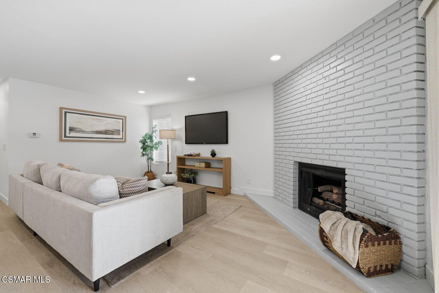 5434 Luis Drive