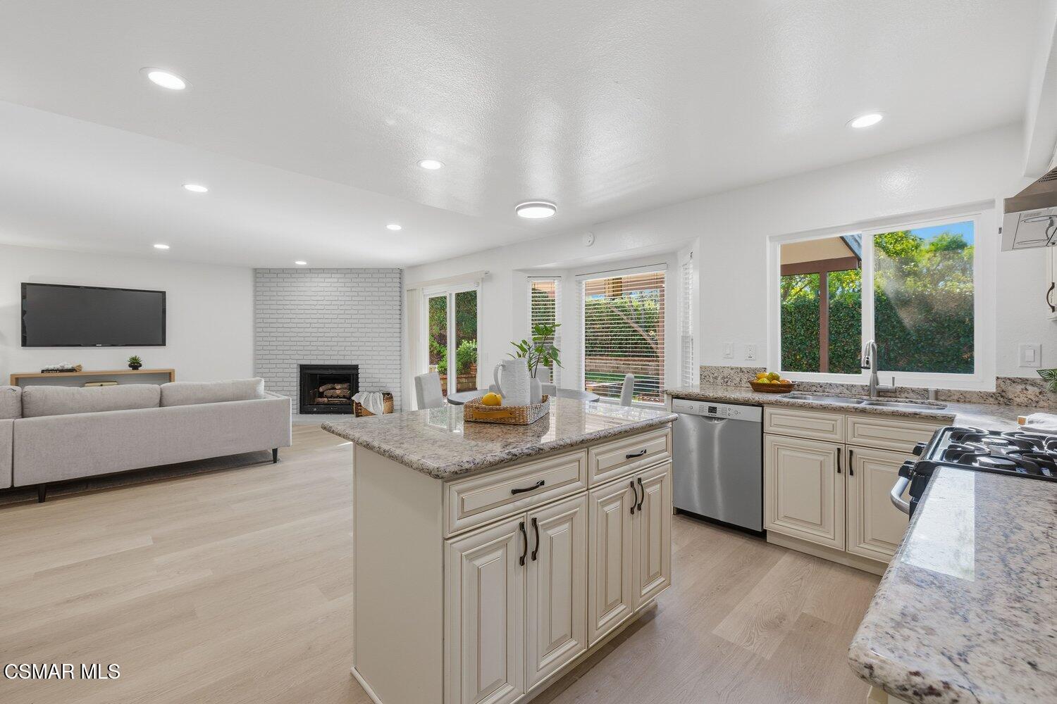 5434 Luis Drive