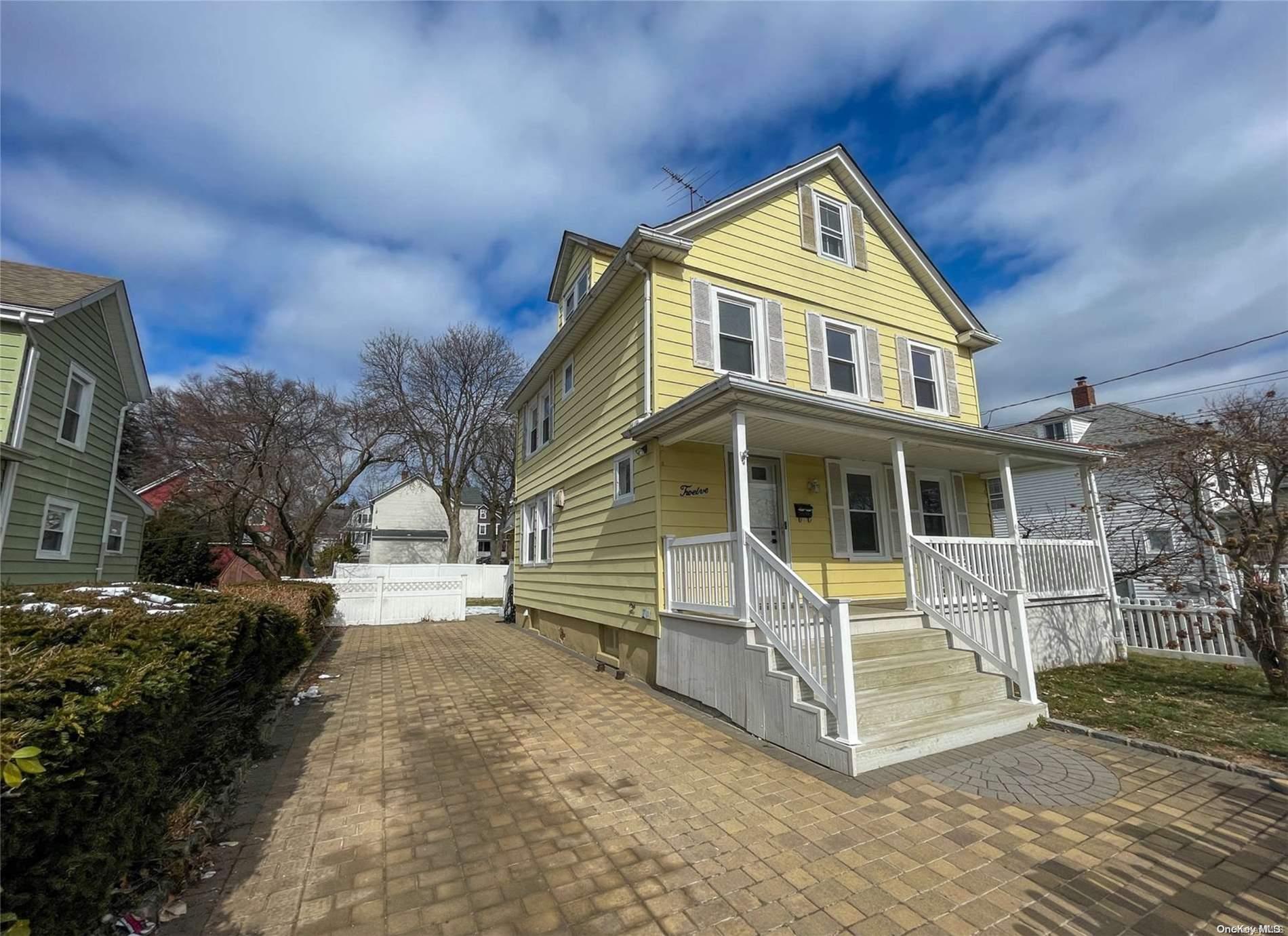 12 Valentine St Unit: Upper