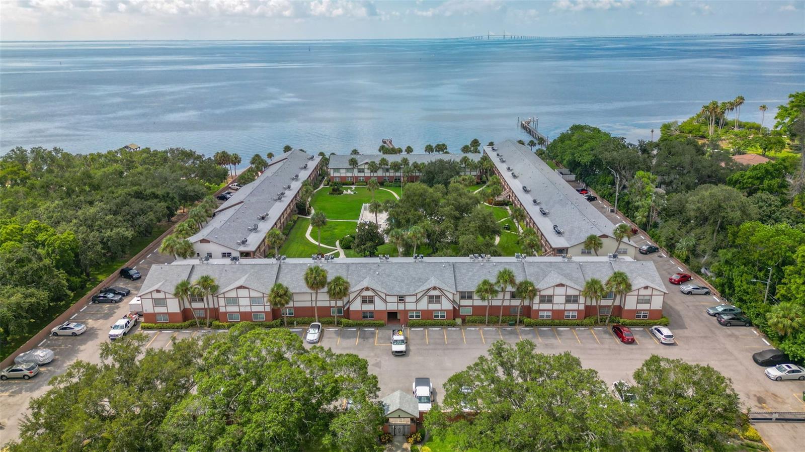 650 PINELLAS POINT DR S #218