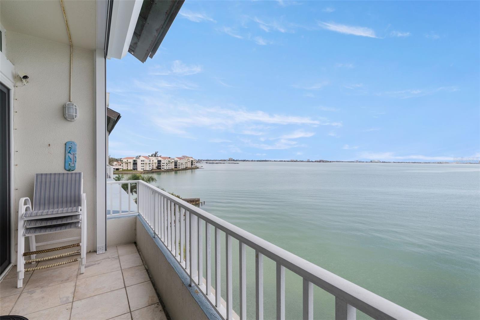 5279 ISLA KEY BLVD S #413