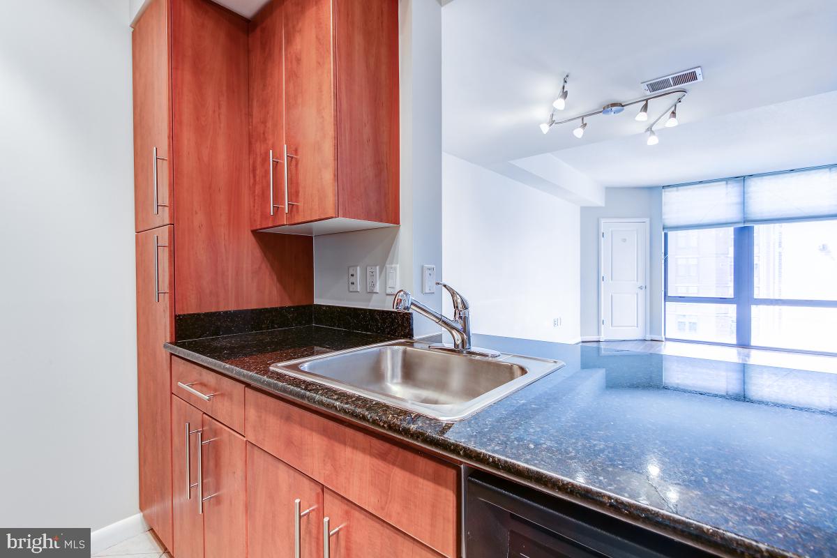 1021 N Garfield St #513