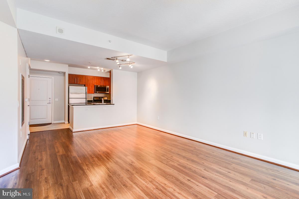 1021 N Garfield St #513