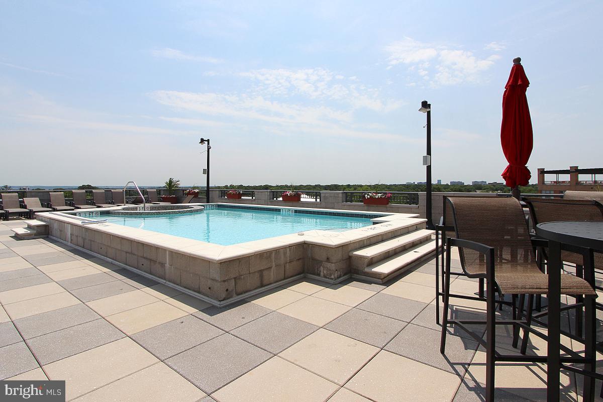 1021 N Garfield St #513