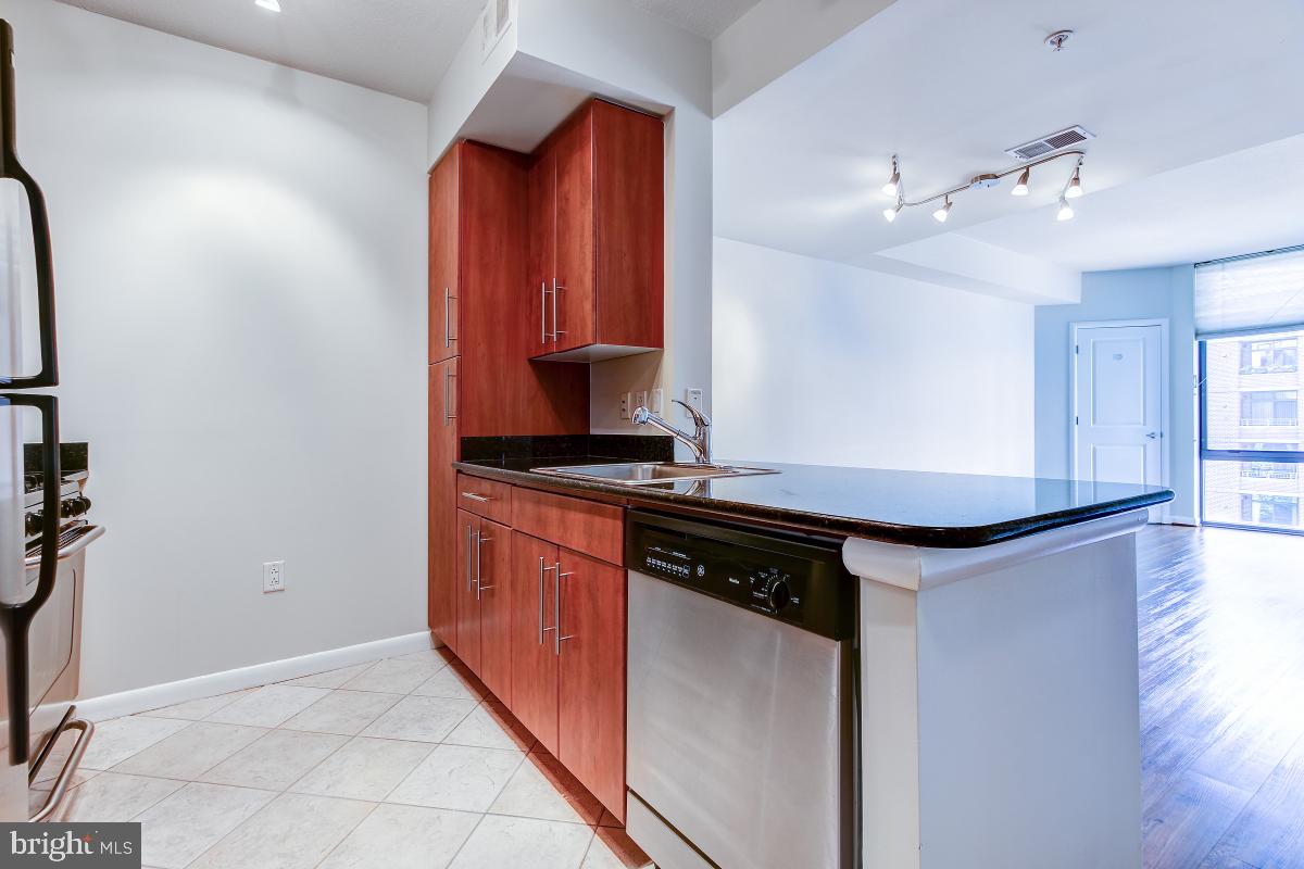 1021 N Garfield St #513