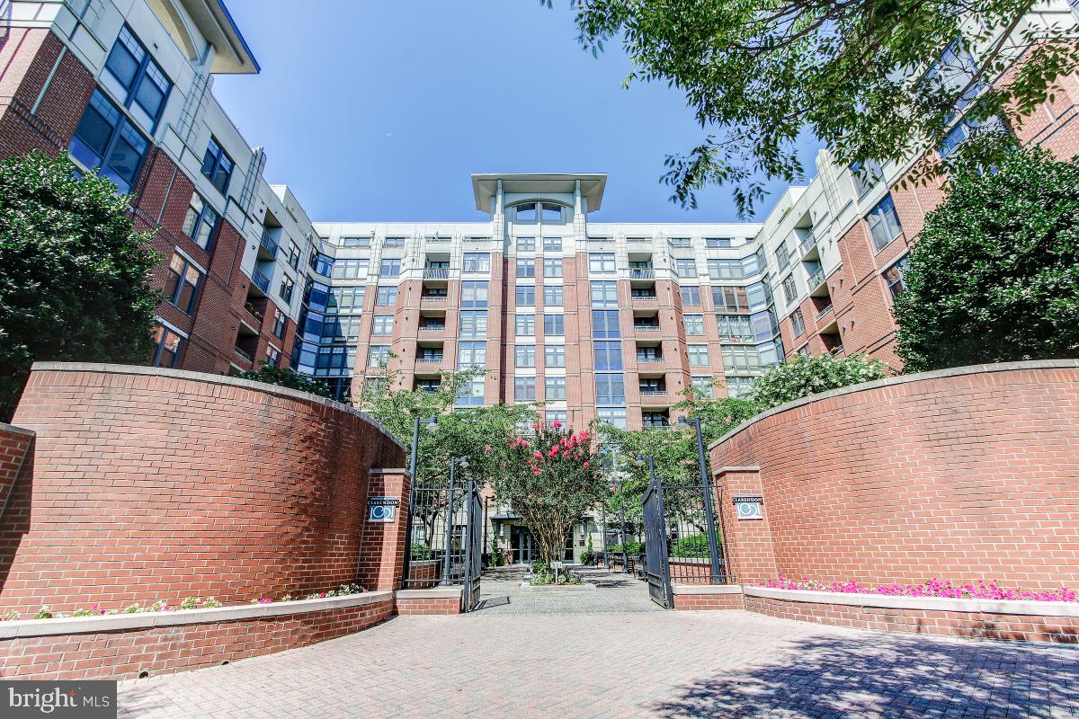 1021 N Garfield St #513