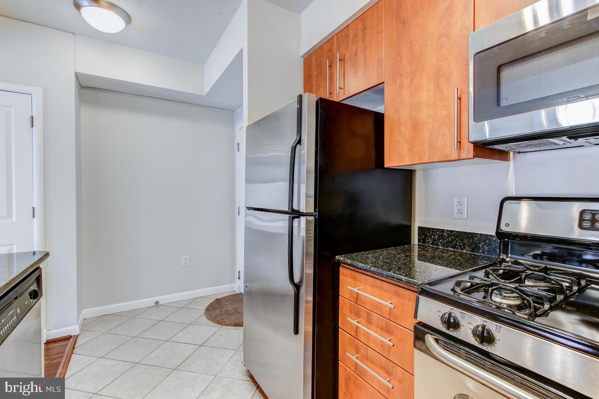 1021 N Garfield St #513