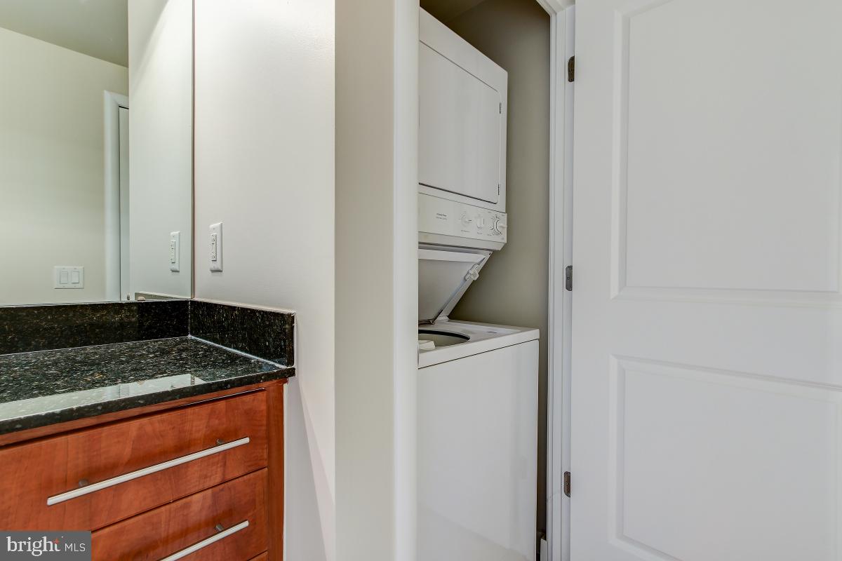 1021 N Garfield St #513