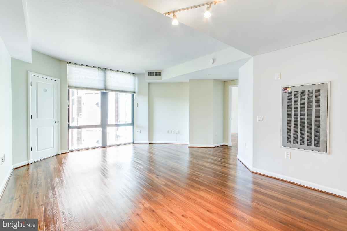 1021 N Garfield St #513