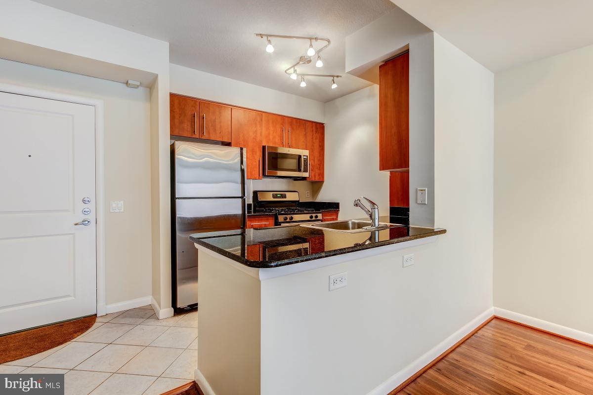 1021 N Garfield St #513