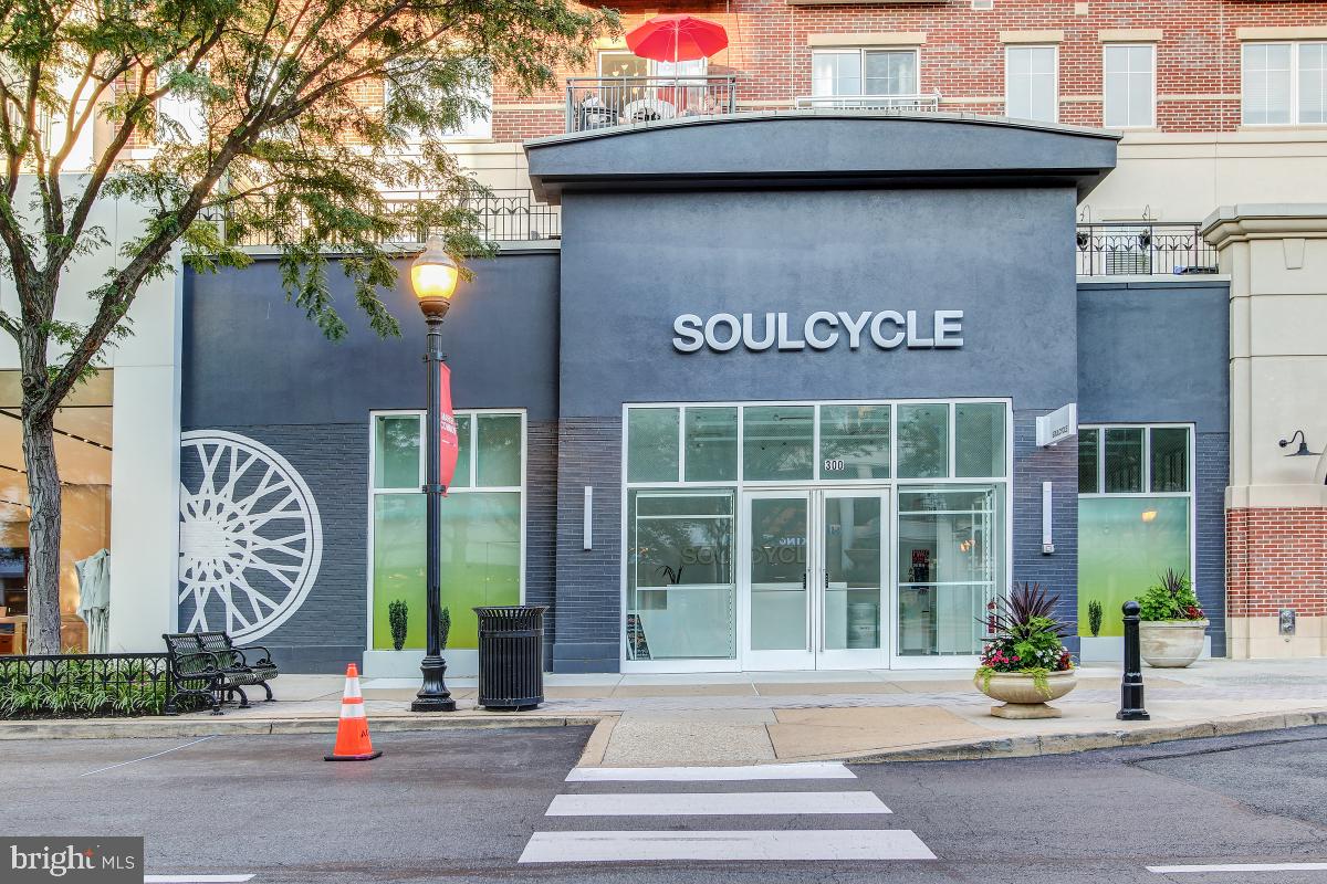 1021 N Garfield St #513