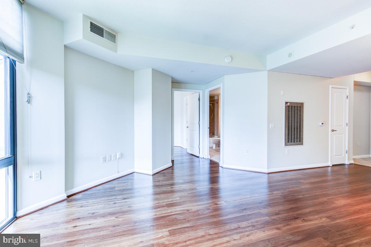 1021 N Garfield St #513