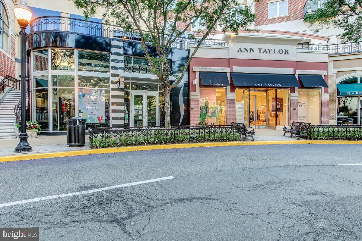 1021 N Garfield St #513