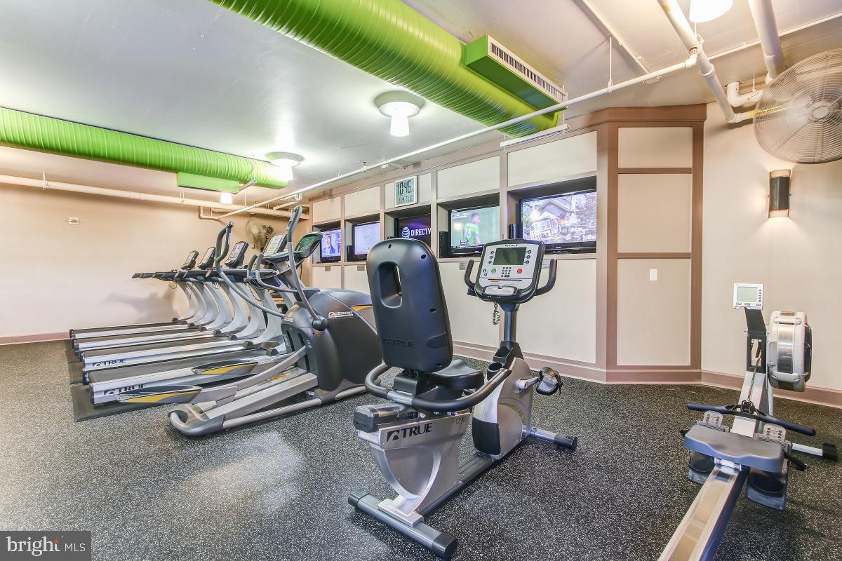 1021 N Garfield St #513