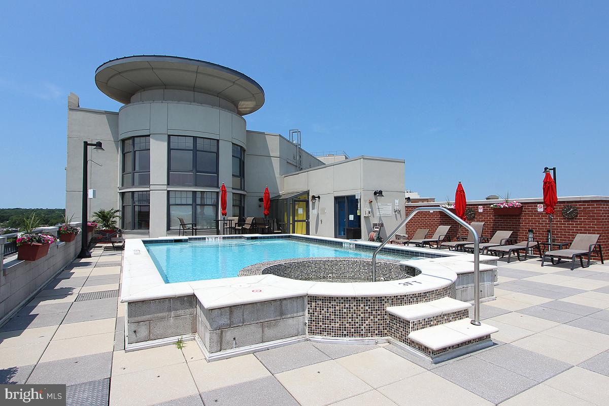 1021 N Garfield St #513