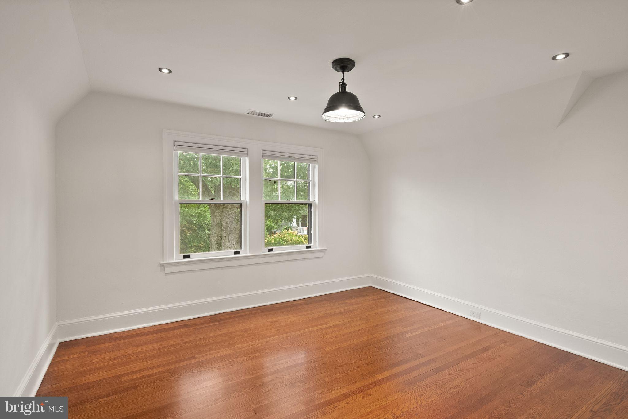 1520 N HIGHLAND STREET