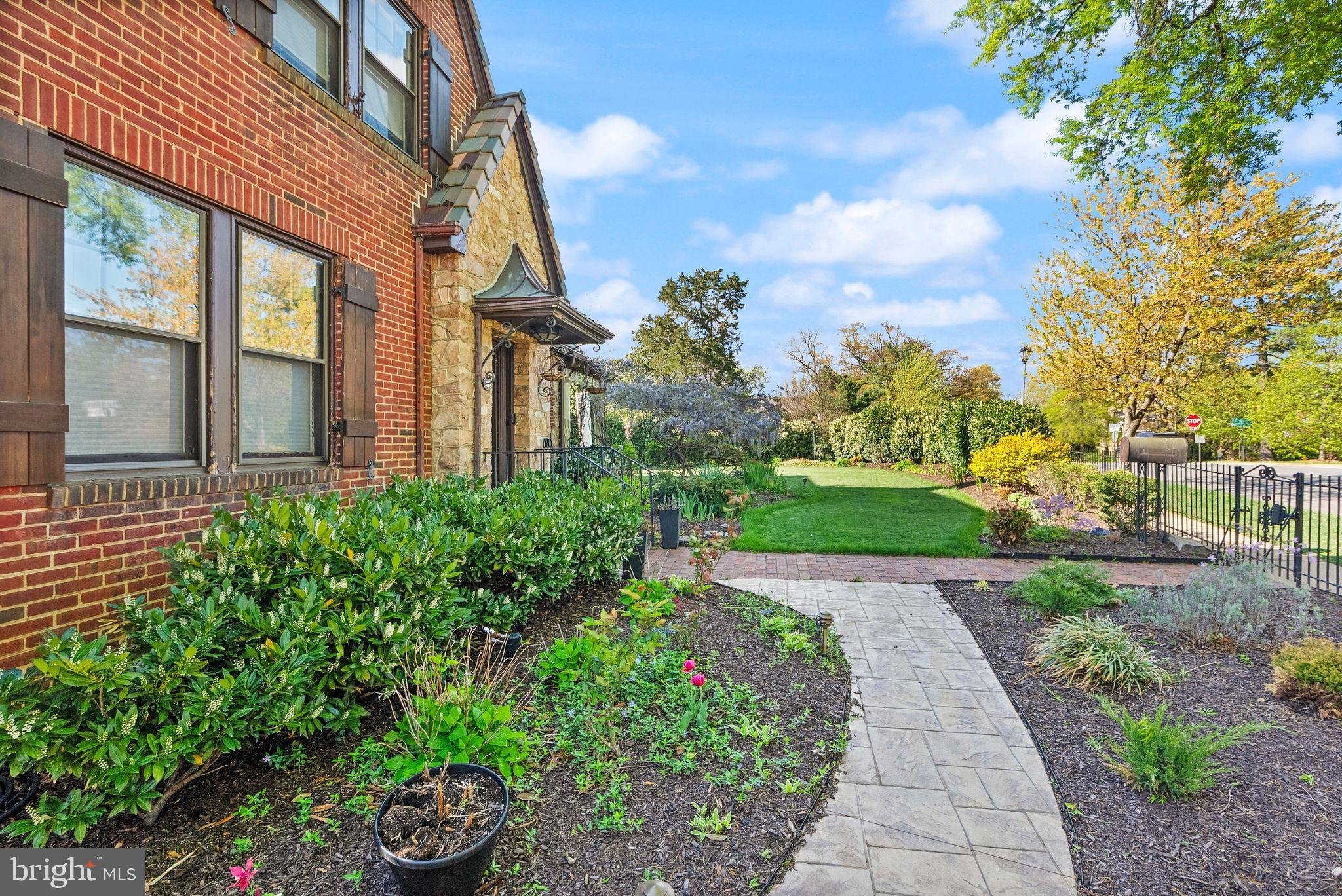 1520 N HIGHLAND STREET