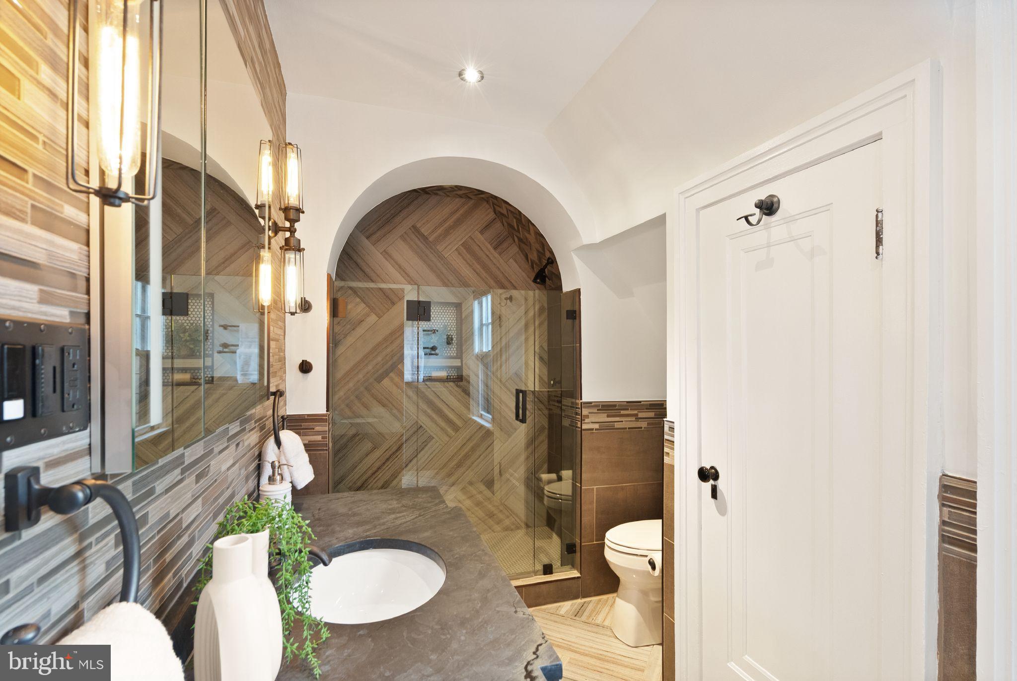 1520 N HIGHLAND STREET