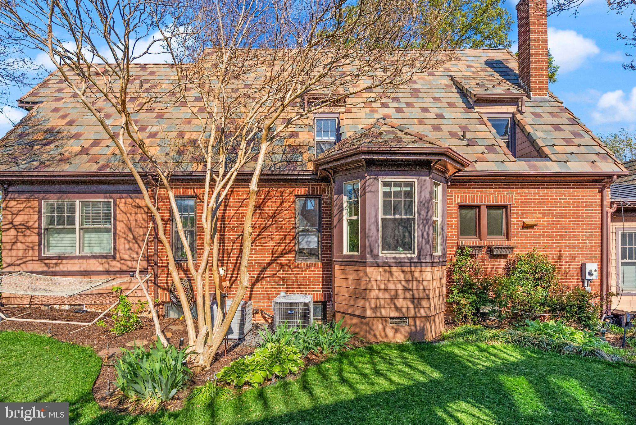 1520 N HIGHLAND STREET