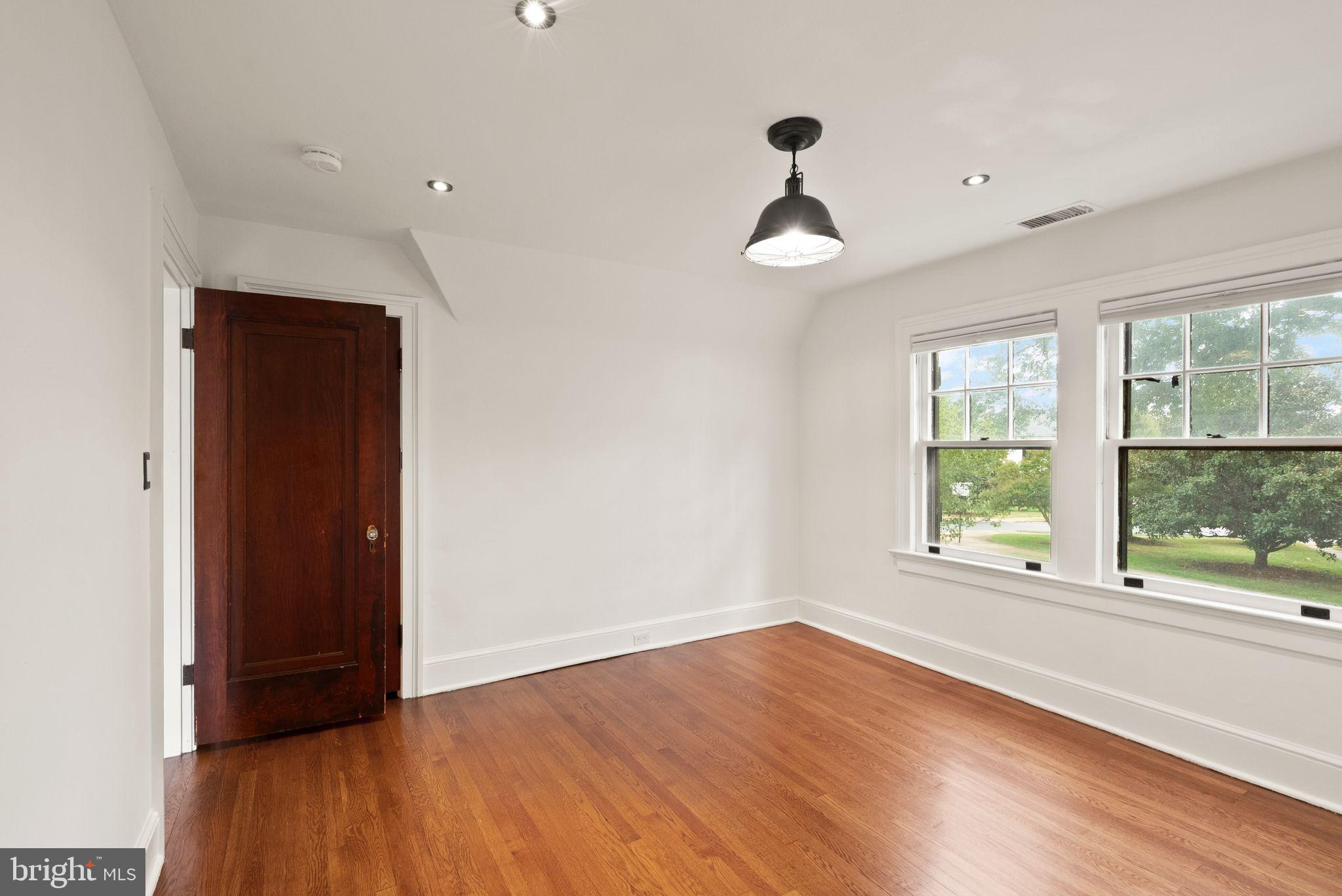 1520 N HIGHLAND STREET