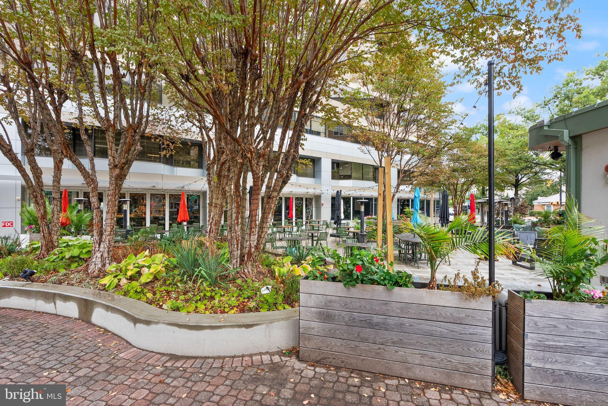 1520 N HIGHLAND STREET