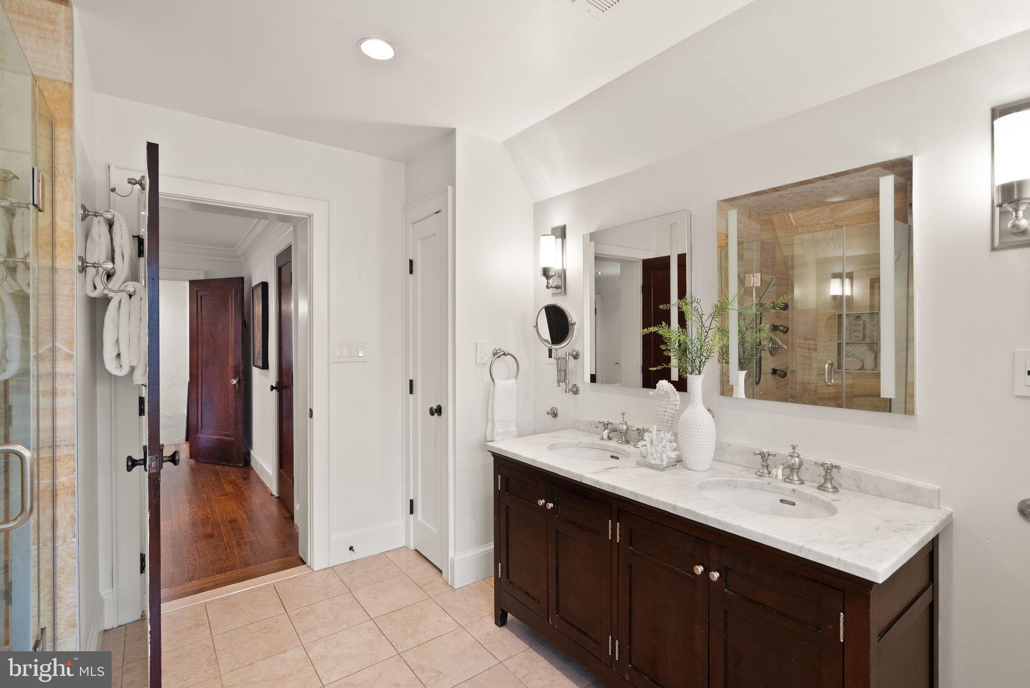 1520 N HIGHLAND STREET