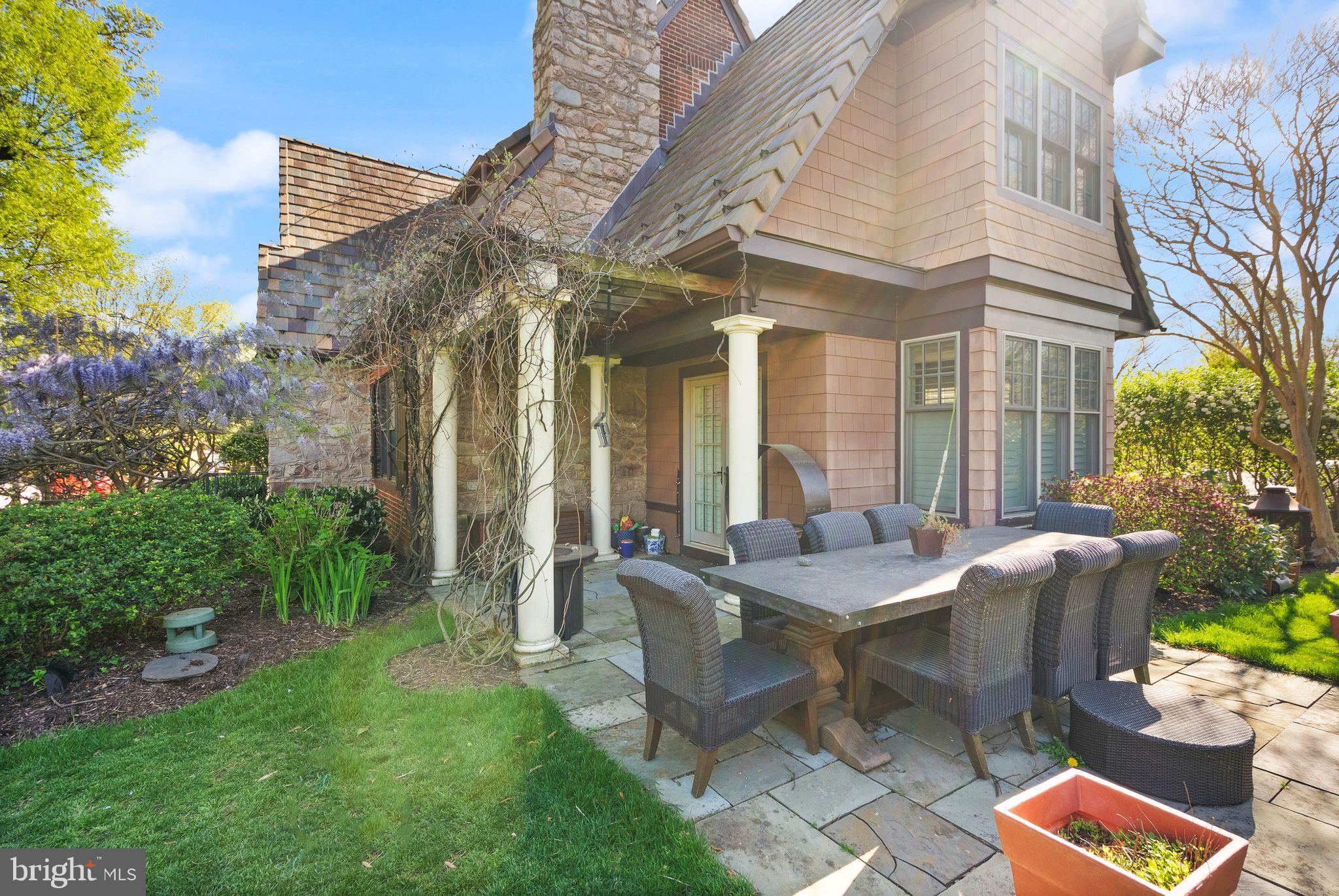 1520 N HIGHLAND STREET