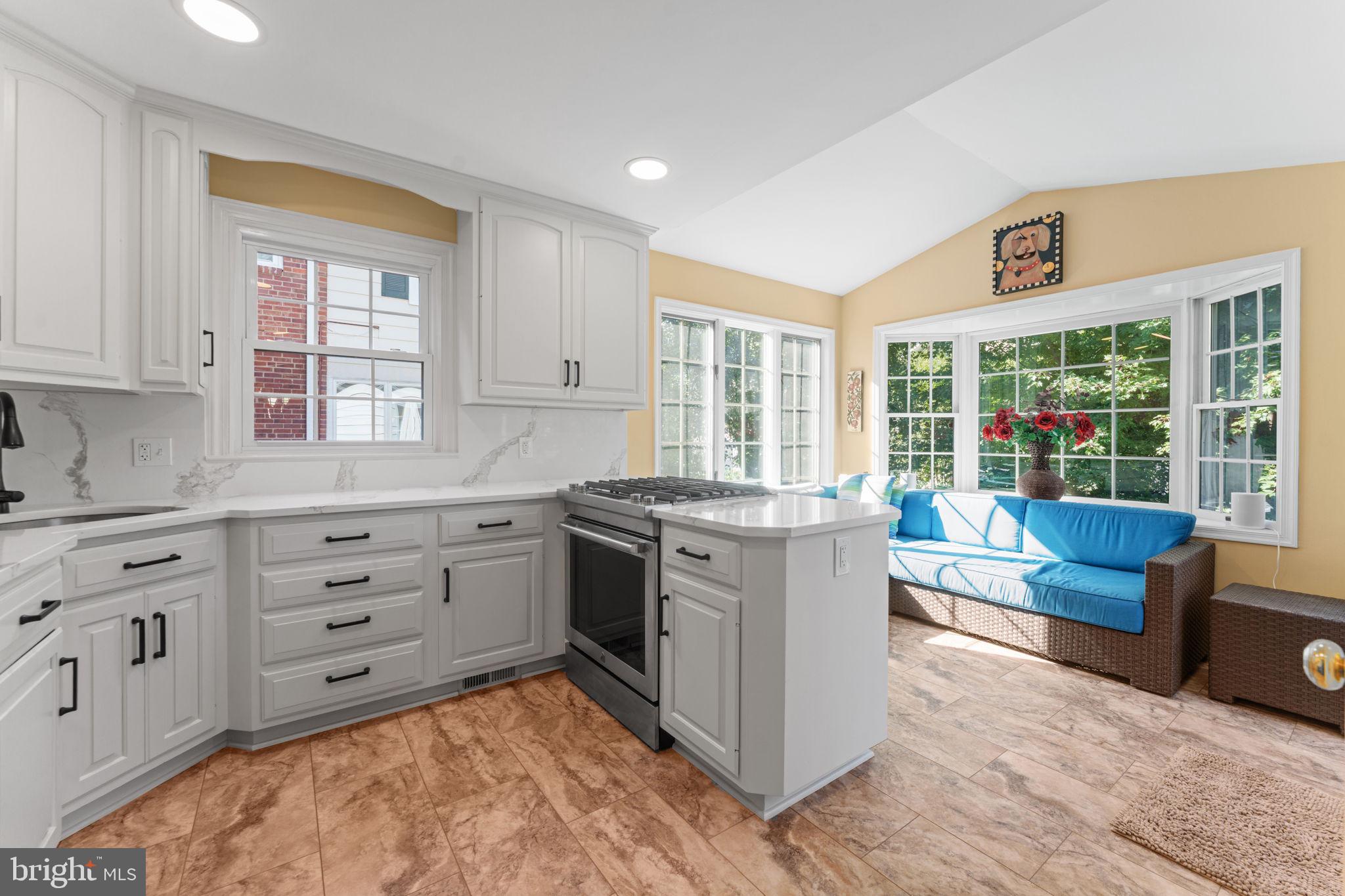 1148 N INGLEWOOD STREET