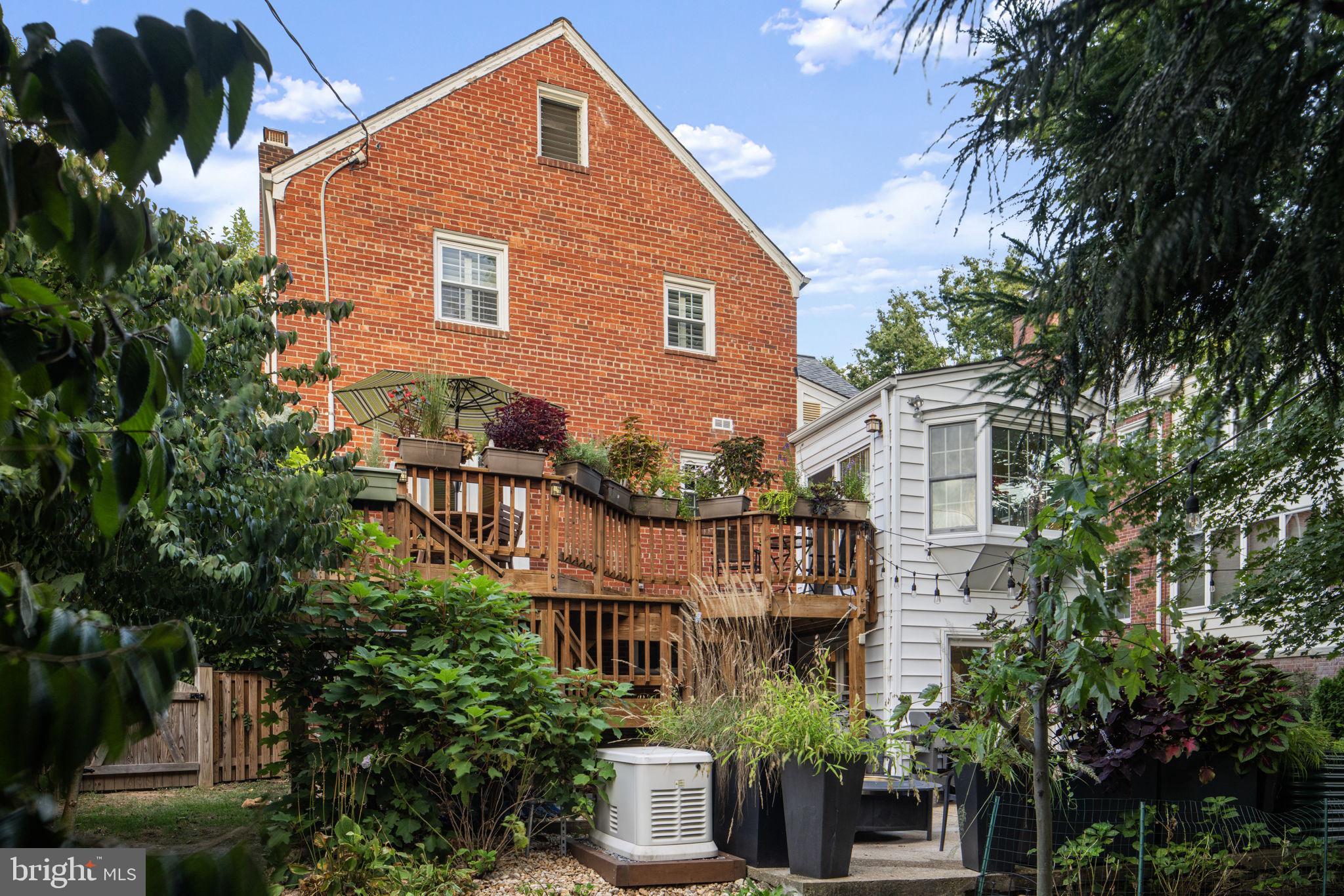 1148 N INGLEWOOD STREET