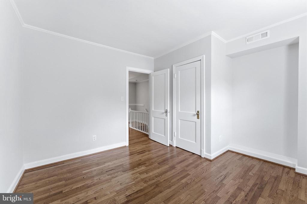 1401 S EDGEWOOD STREET Unit: 498