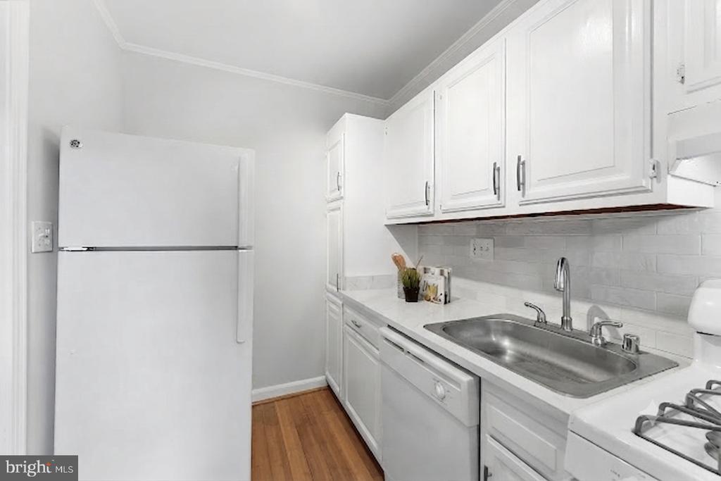 1401 S EDGEWOOD STREET Unit: 498