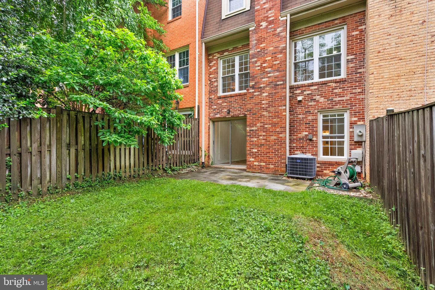 7315 Rockford Dr