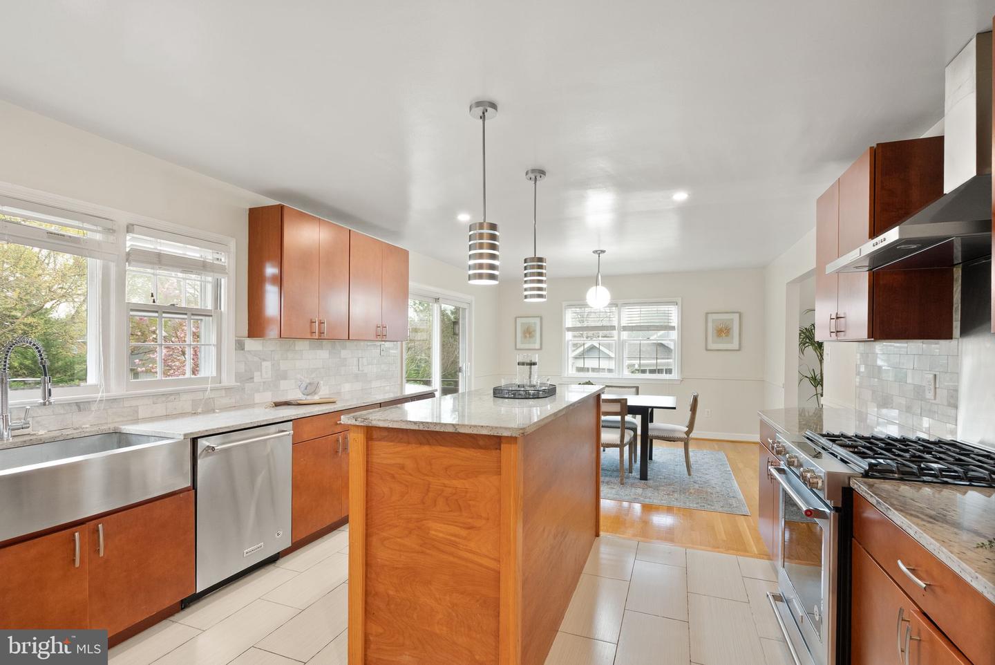 5924 Kimble Ct