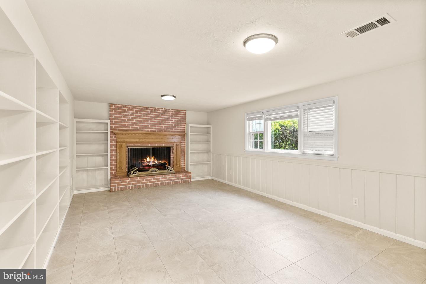 5924 Kimble Ct