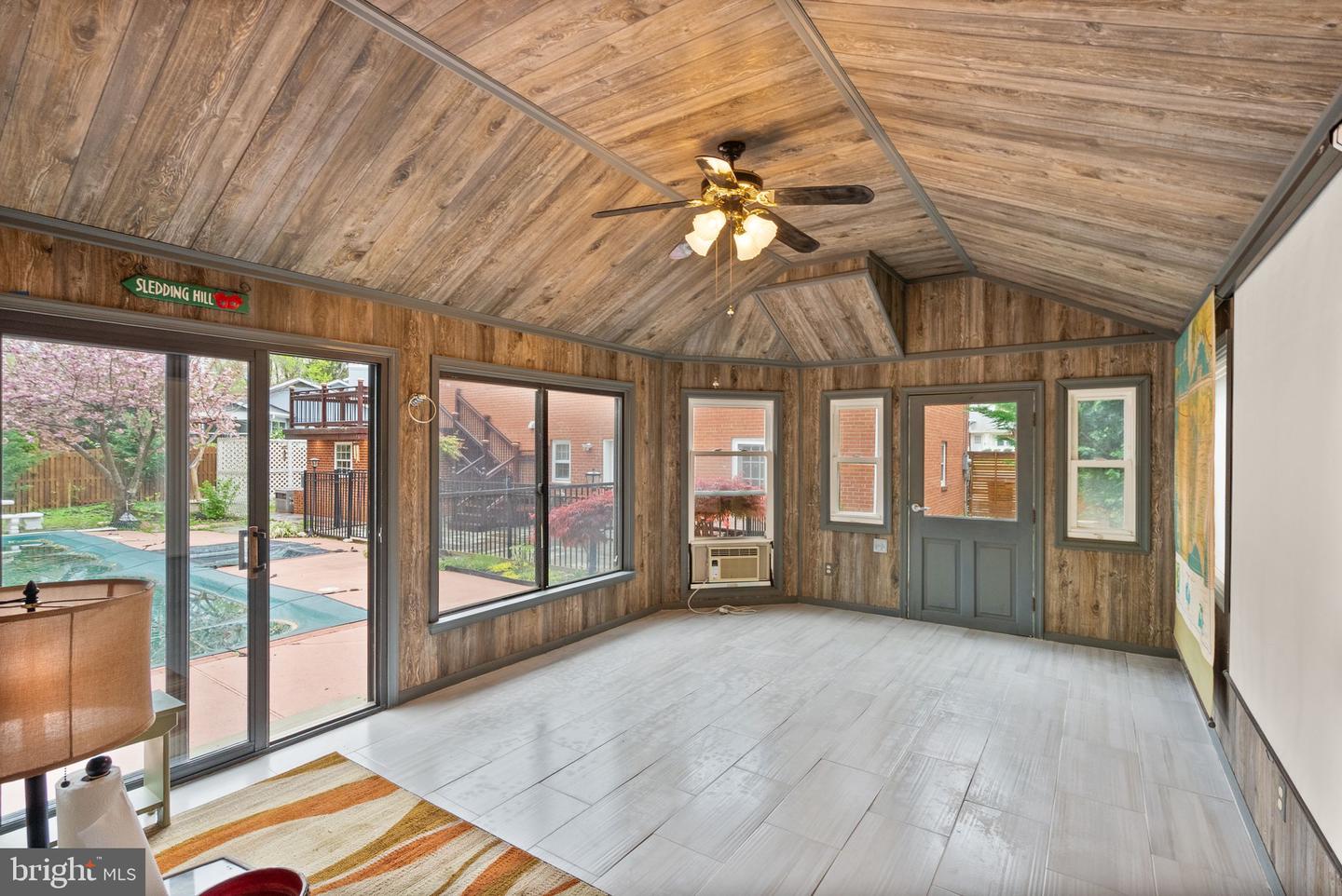 5924 Kimble Ct