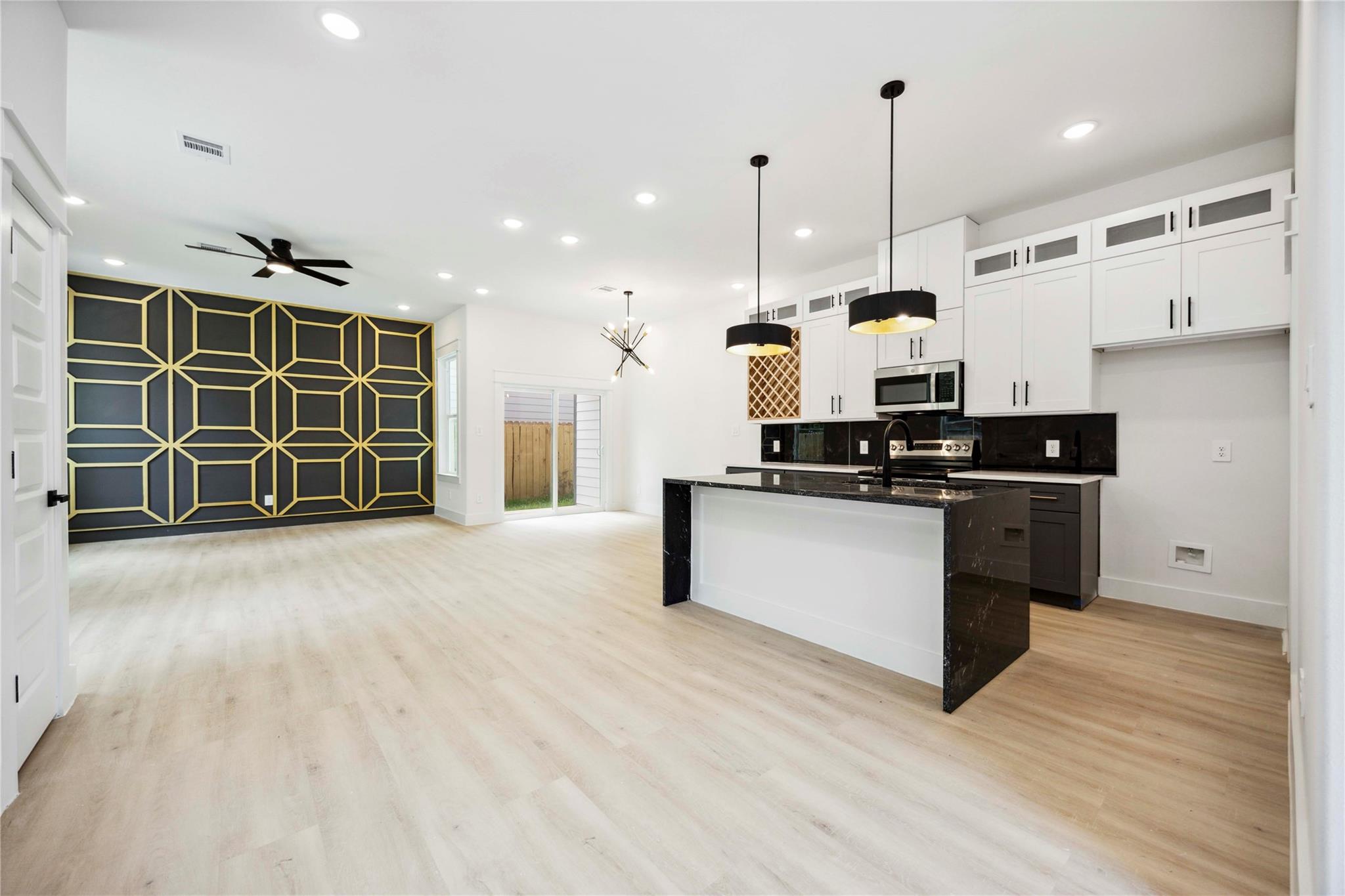 4601 Newberry Street Unit: A/B