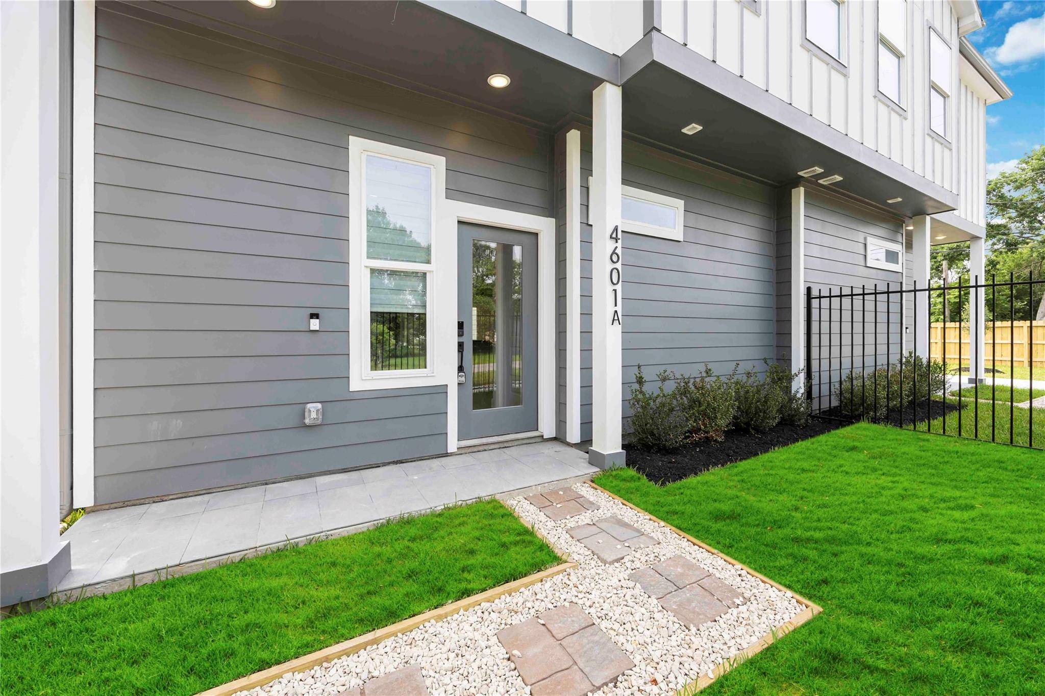 4601 Newberry Street Unit: A/B
