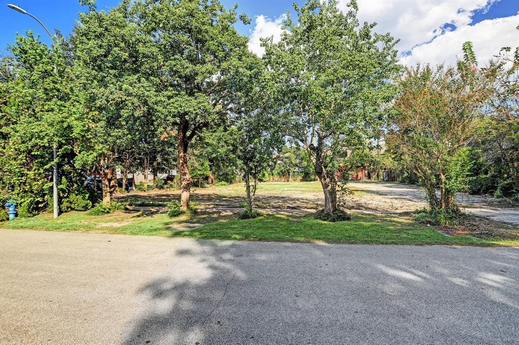 224 W 8th Street