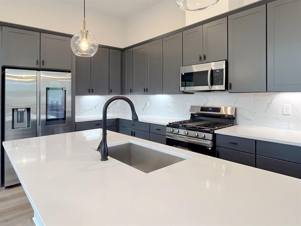 1806 Line Street