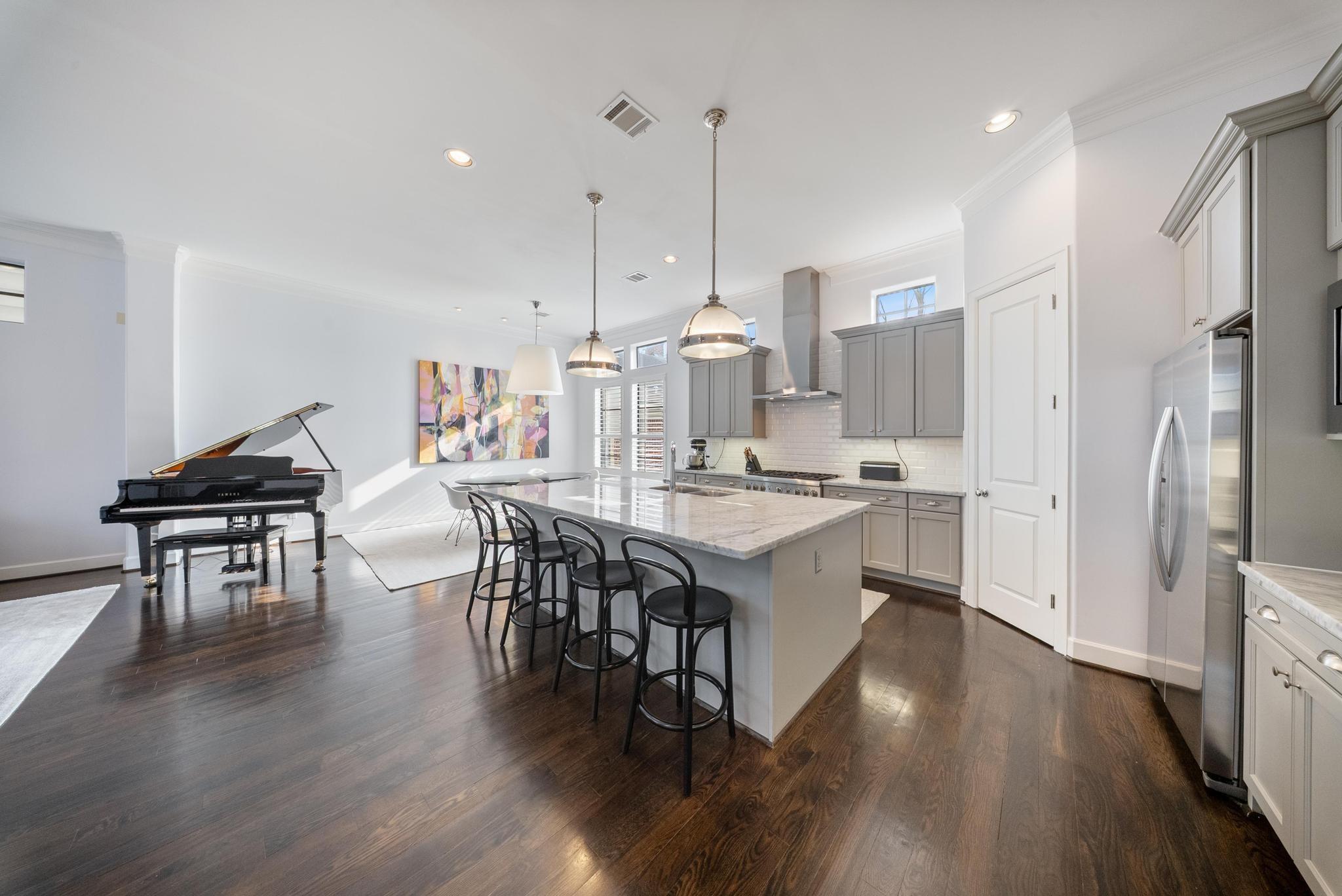 4824 La Branch St # B