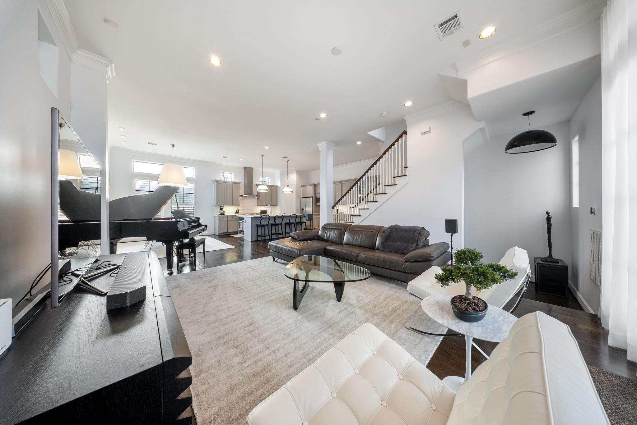 4824 La Branch St # B