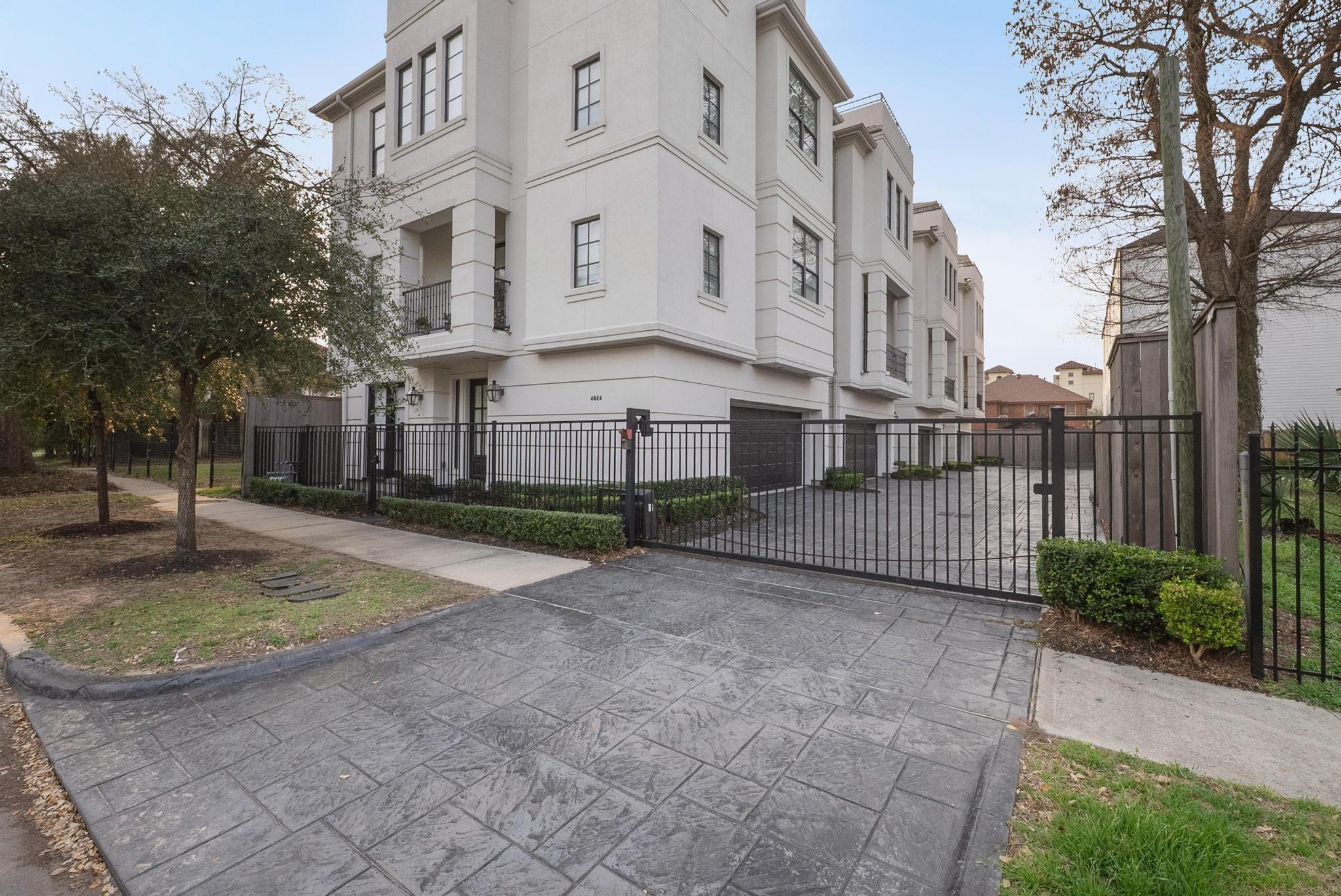 4824 La Branch St # B