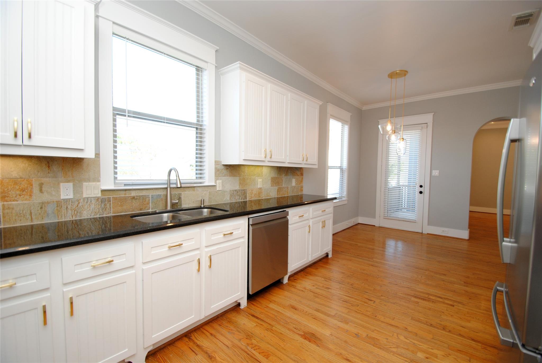 1030 W 16th Street