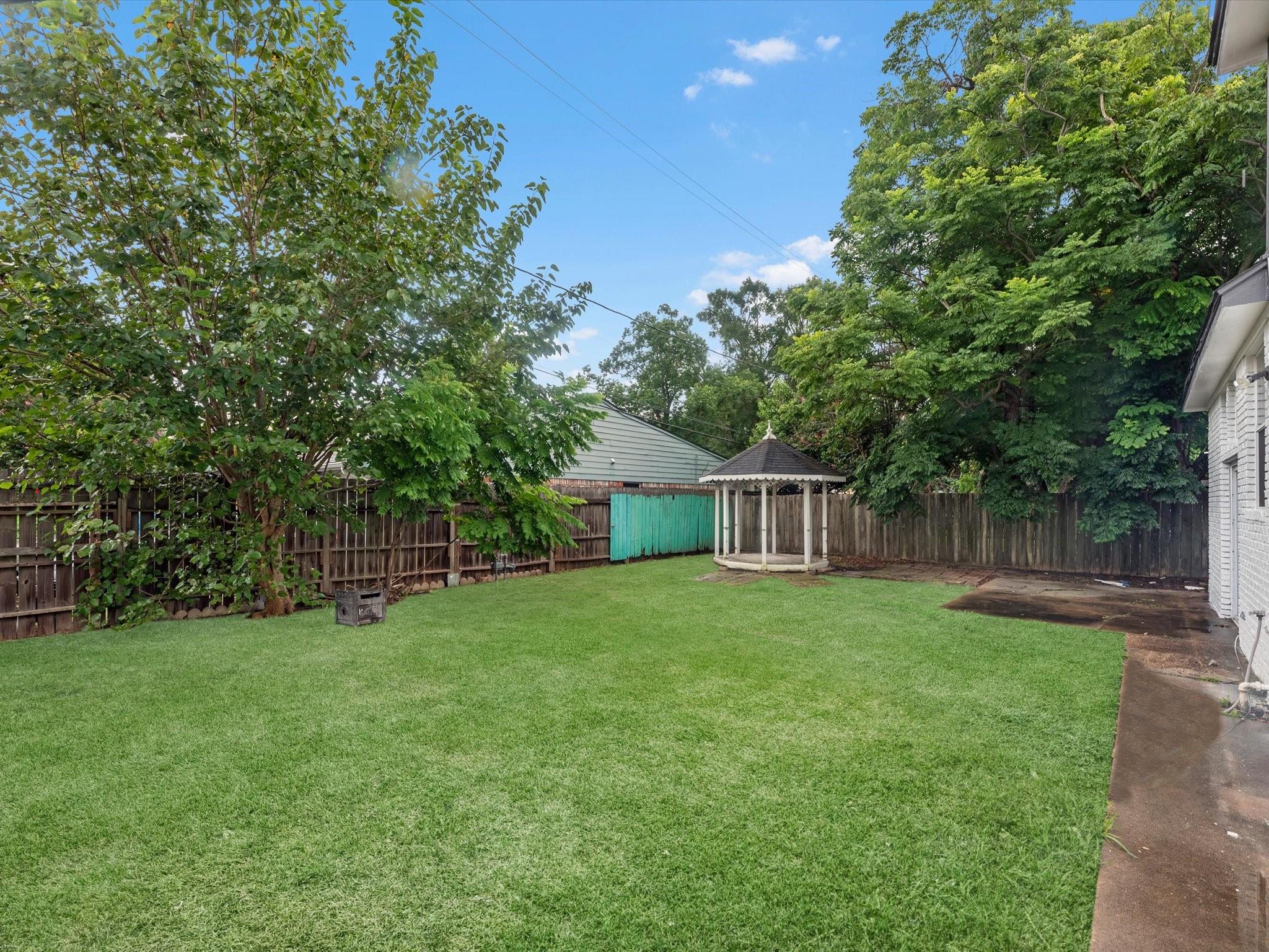 5747 Fontenelle Drive
