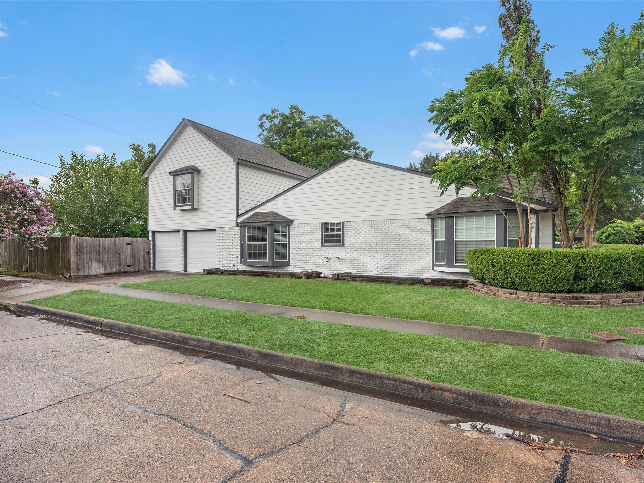 5747 Fontenelle Drive