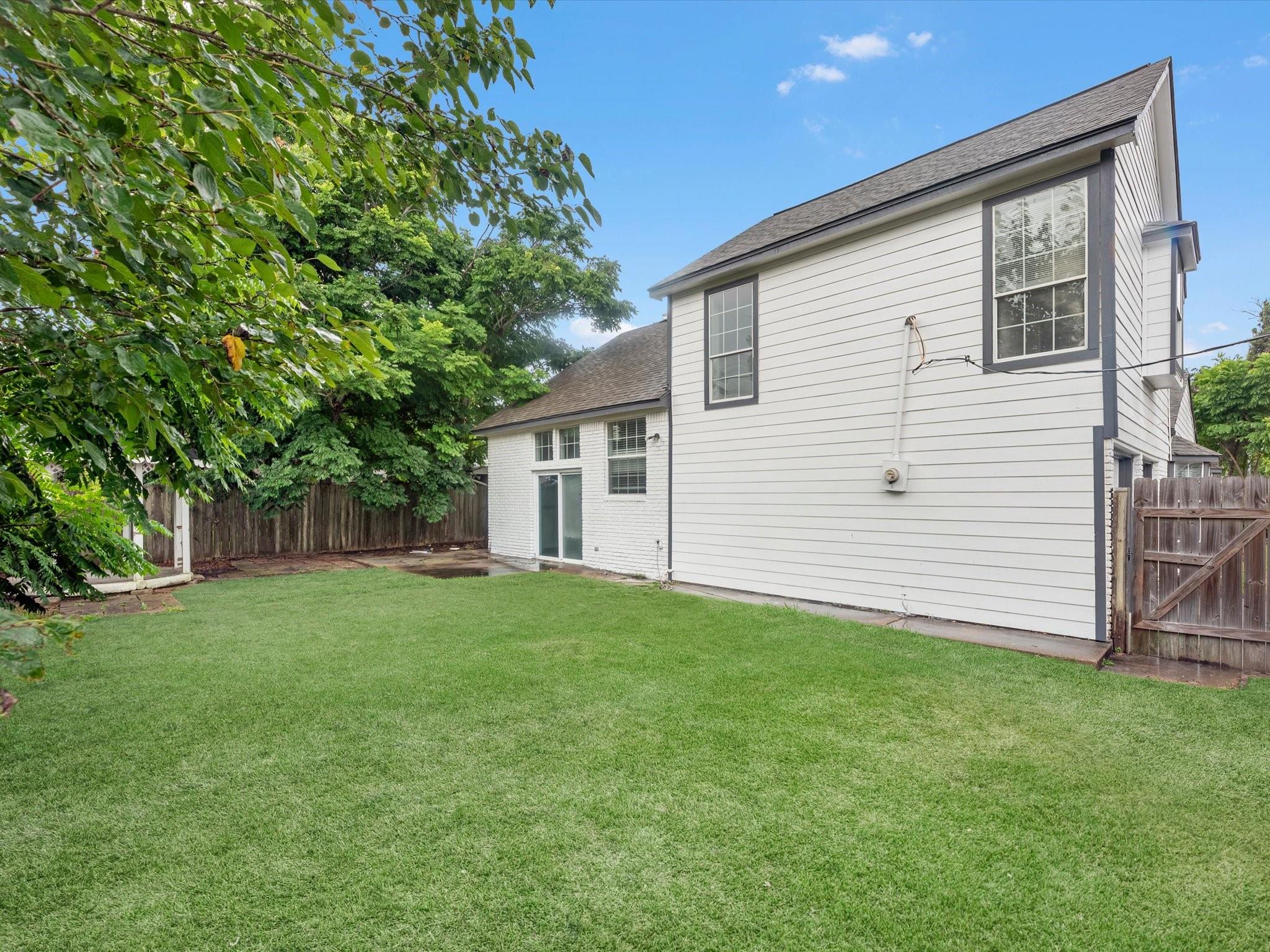 5747 Fontenelle Drive