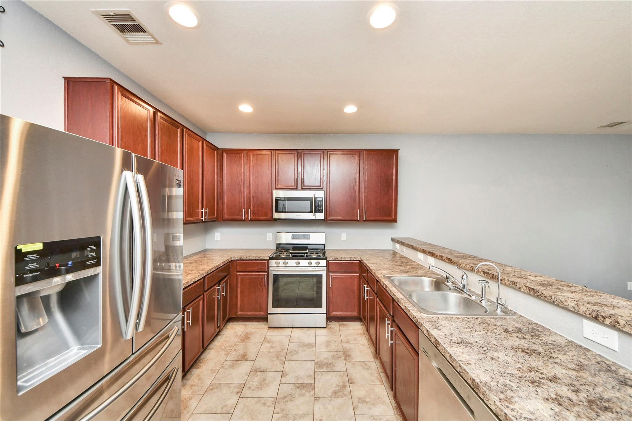 2662 Magnolia Fair Way