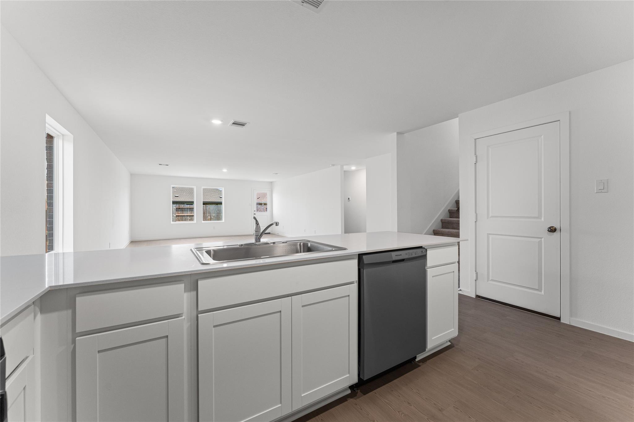6404 Breakaway Grove Drive