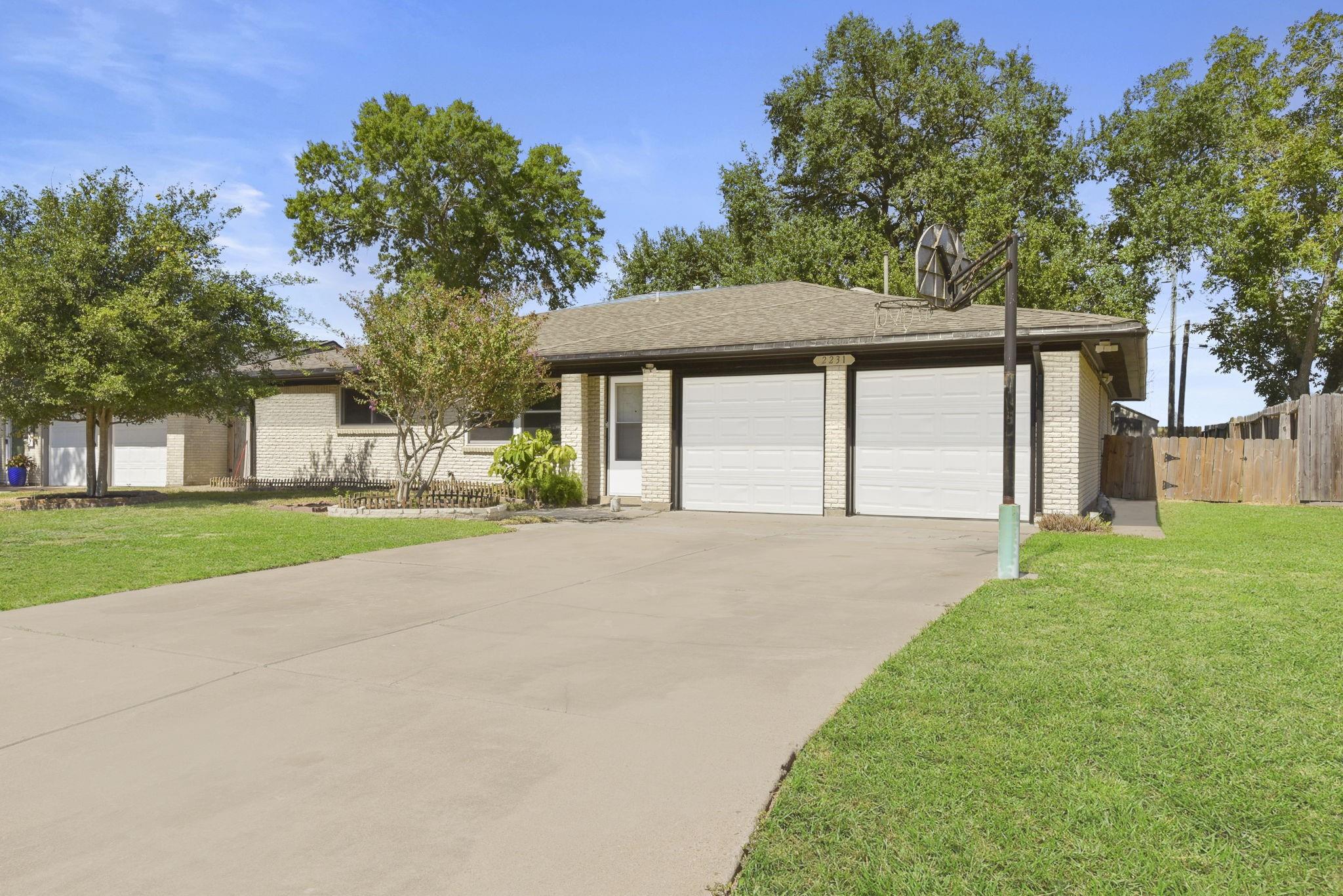 2231 Bayou Drive, League City