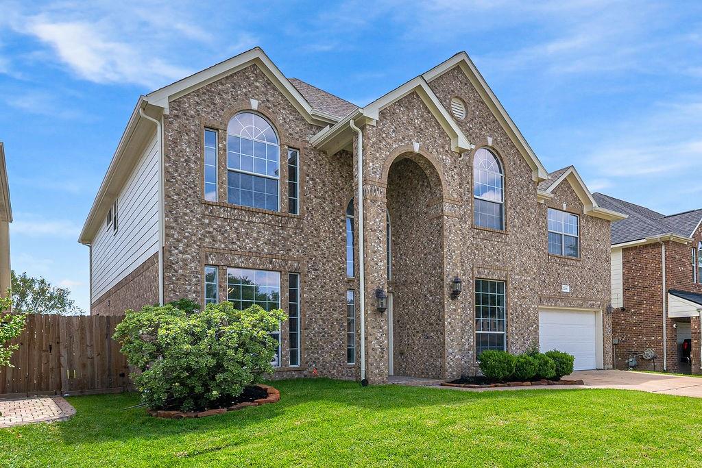 22206 Bridgestone Pine Court